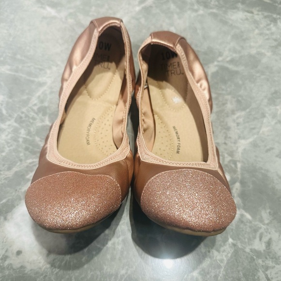 Time And Tru Ballet Flats Women's Rose Gold Glitter Cap Toe Memory Foam SZ 10W - Picture 2 of 3